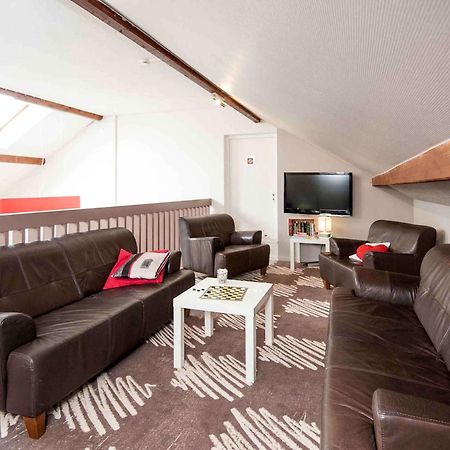 Ibis Avallon Magny  Exterior photo