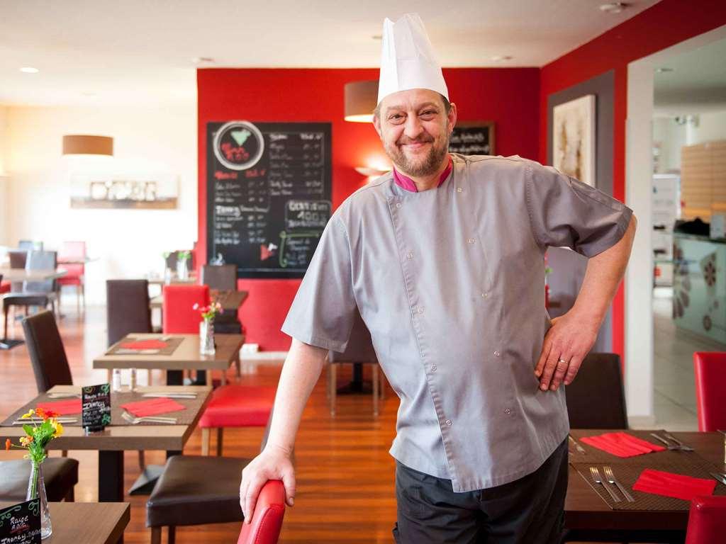 Ibis Avallon Magny  Restaurant photo