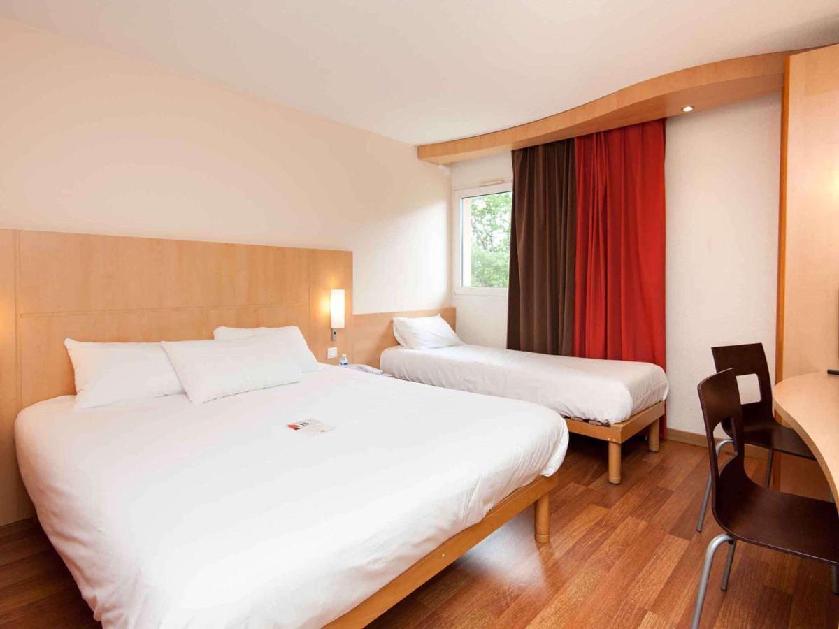 Ibis Avallon Magny  Exterior photo